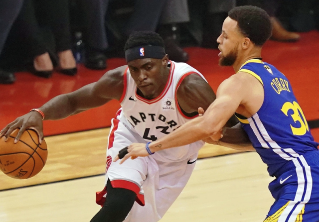 爵士碾压上海队，西亚卡姆统治全场的简单介绍