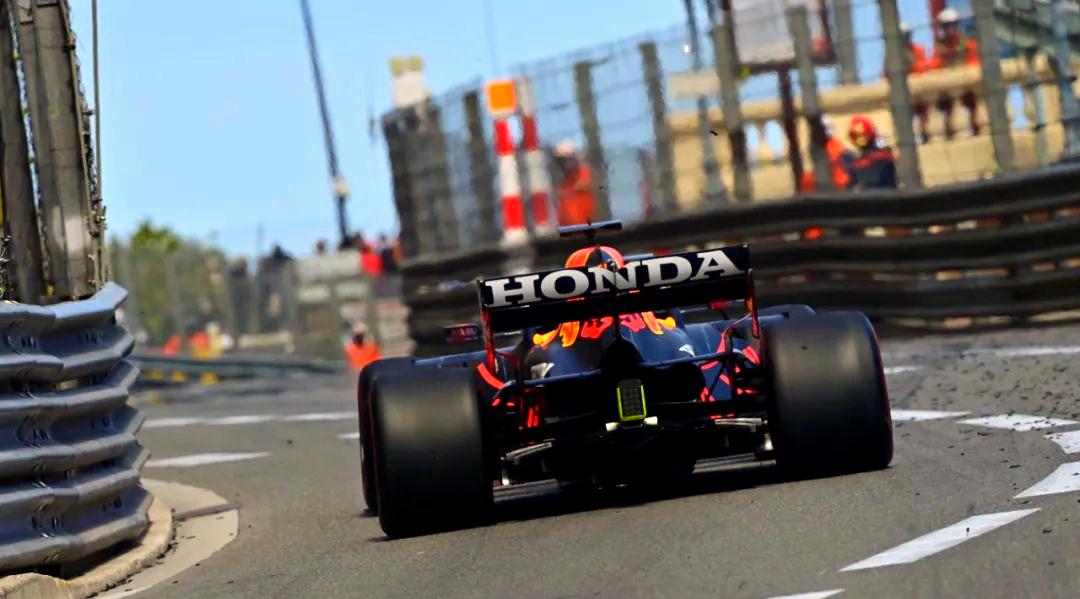 哈斯车队完胜梅赛德斯,维斯塔潘刷新纪录 哈斯车队完胜梅赛德斯,维斯塔潘刷新纪录